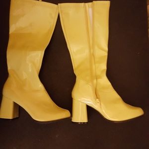 Size 7 Yellow Gogo Boots